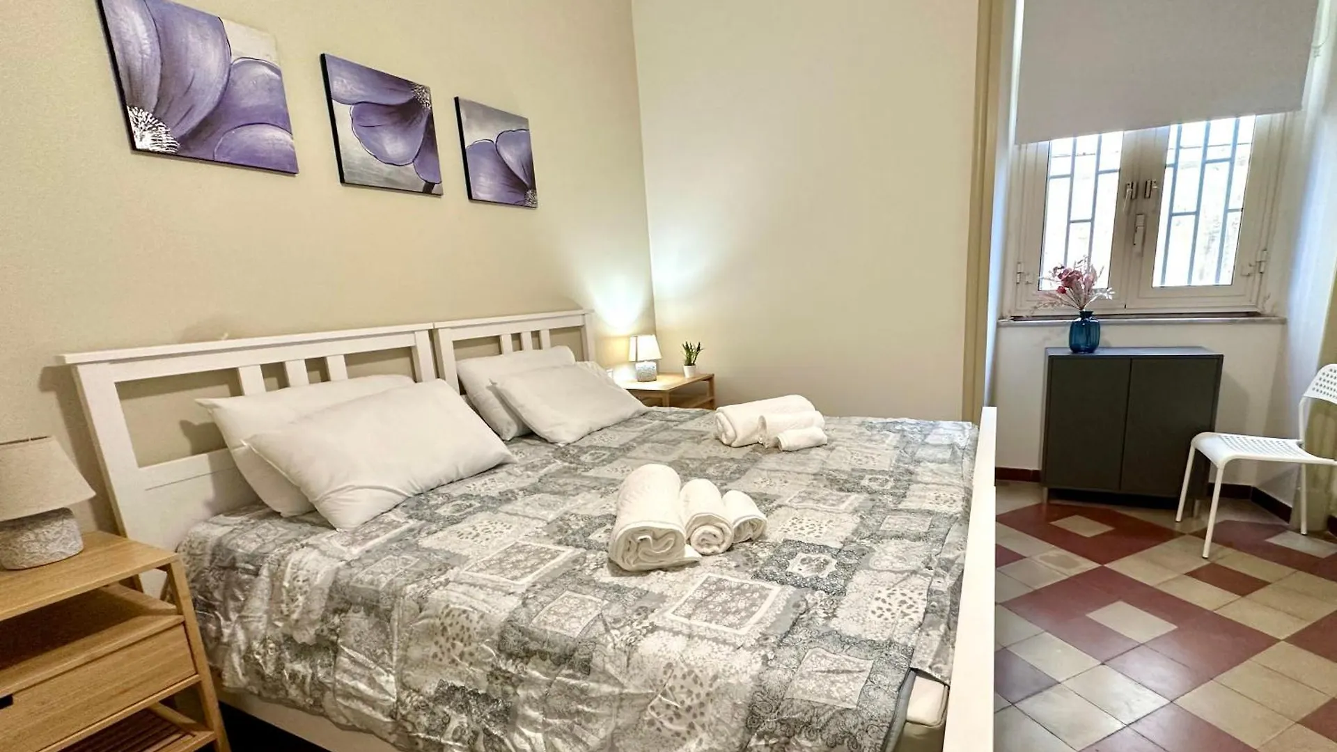 Отель Chiaraluce House Катания Гостевой дом